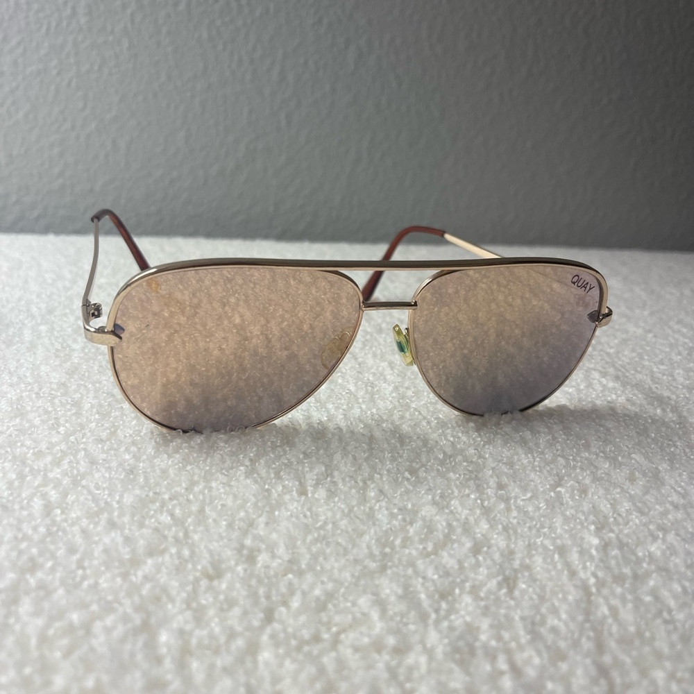 Rose gold Quay Sunglasses